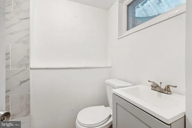 $3,400 | 1119 South Edison Street, Arlington, VA 22204