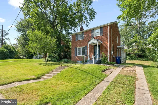 $3,400 | 1119 South Edison Street, Arlington, VA 22204