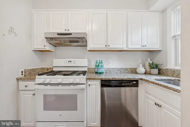 $3,400 | 1119 South Edison Street, Arlington, VA 22204