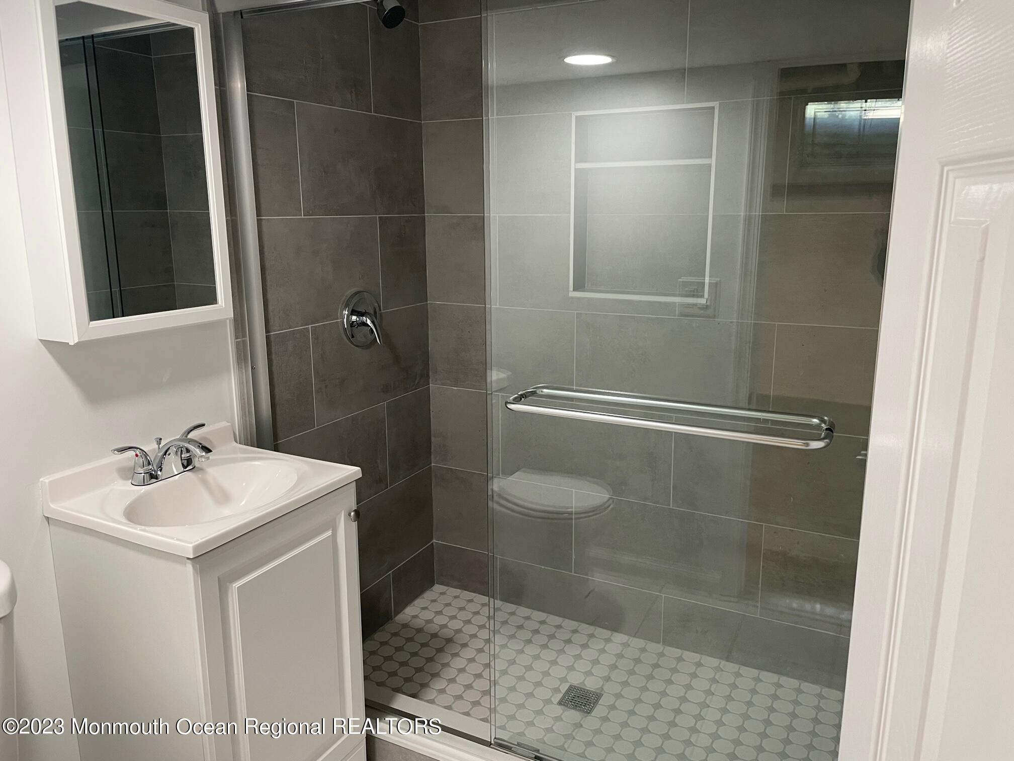 12 Greenbrier Road Oakhurst, NJ 07755 - Photo 14 of 16 IMG_6316