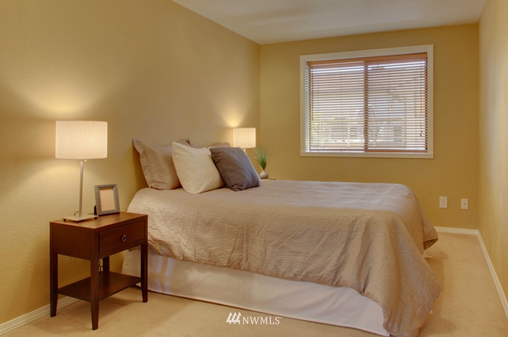 740 North 32nd Street, Unit 2 Renton, WA 98056 - Photo 12 of 16