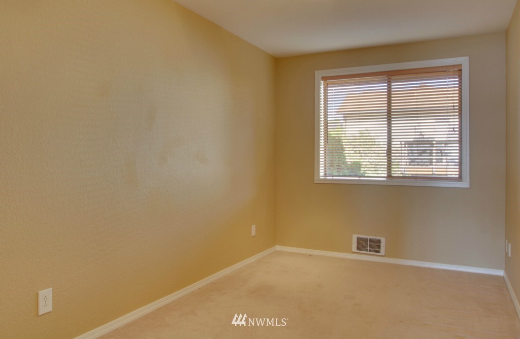 740 North 32nd Street, Unit 2 Renton, WA 98056 - Photo 13 of 16