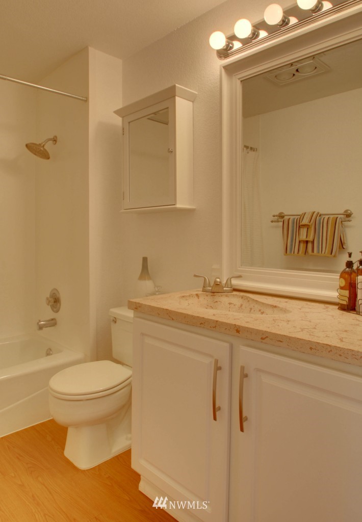 740 North 32nd Street, Unit 2 Renton, WA 98056 - Photo 14 of 16