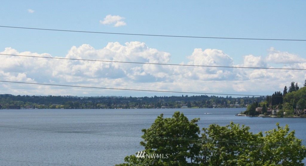 740 North 32nd Street, Unit 2 Renton, WA 98056 - Photo 3 of 16