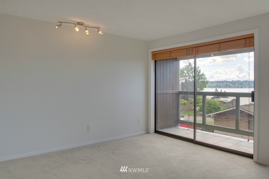 740 North 32nd Street, Unit 2 Renton, WA 98056 - Photo 6 of 16