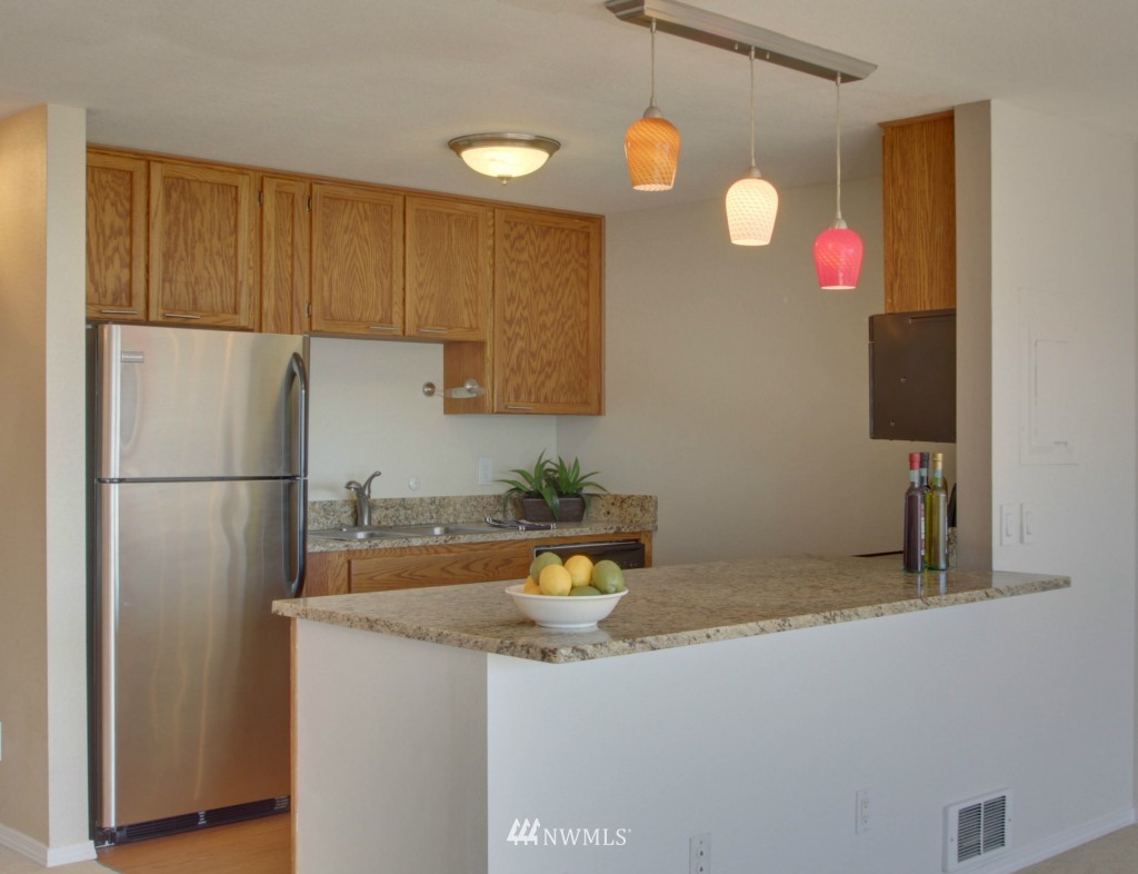 740 North 32nd Street, Unit 2 Renton, WA 98056 - Photo 8 of 16
