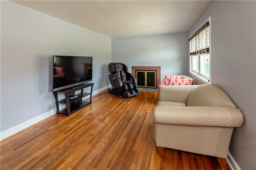 1117 Ingomar Heights Road Pittsburgh, PA 15237 - Photo 2 of 25 Gallery Image 2