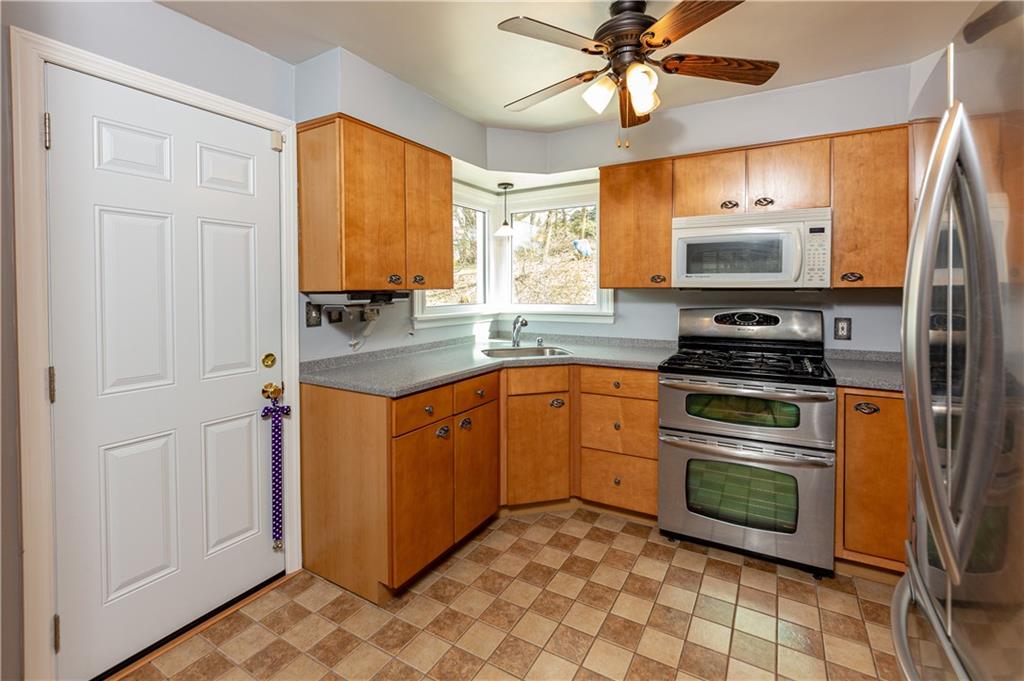 1117 Ingomar Heights Road Pittsburgh, PA 15237 - Photo 4 of 25 Gallery Image 4