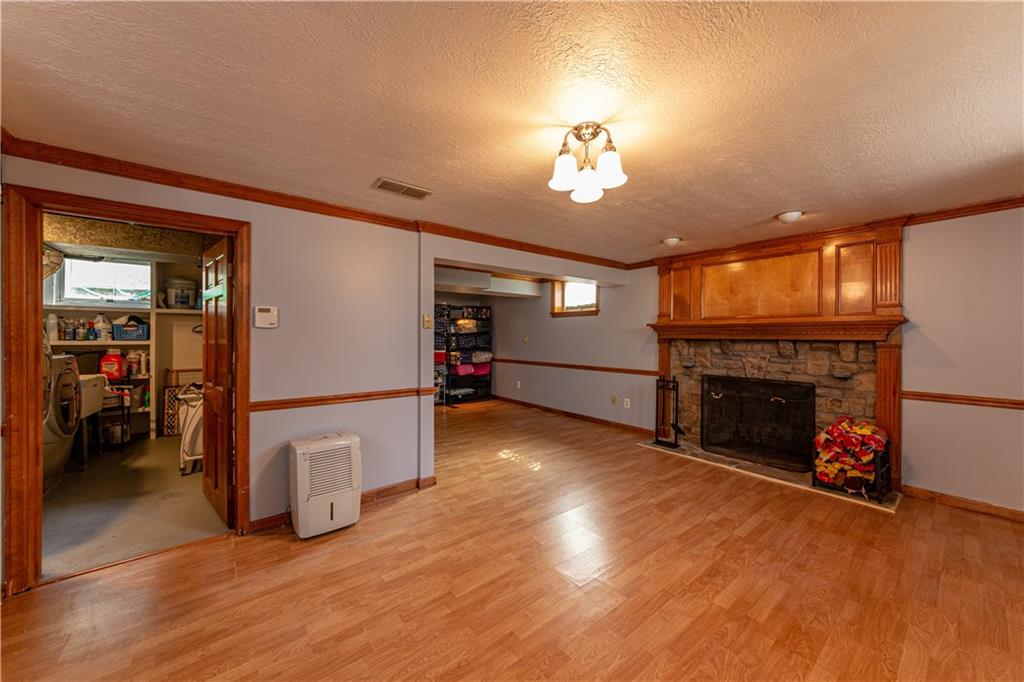 1117 Ingomar Heights Road Pittsburgh, PA 15237 - Photo 9 of 25 Gallery Image 9
