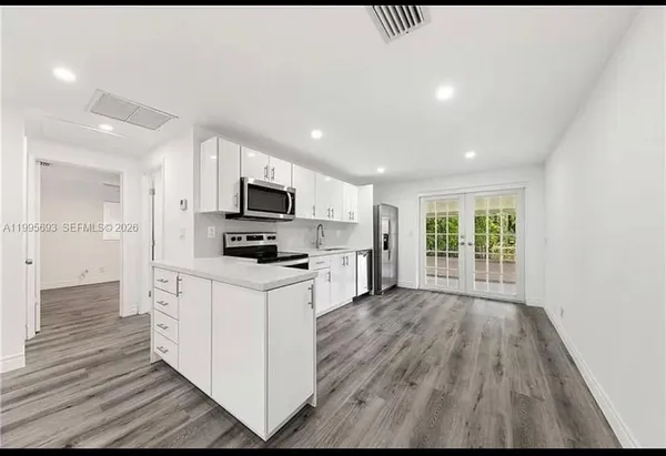 $2,800 | 4020 Southwest 50th Street, Dania Beach, FL 33314