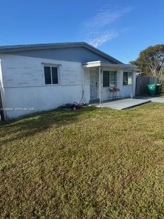 $2,800 | 4020 Southwest 50th Street, Dania Beach, FL 33314