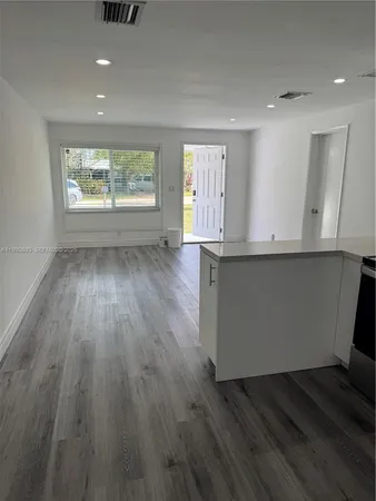 $2,800 | 4020 Southwest 50th Street, Dania Beach, FL 33314