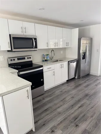 $2,800 | 4020 Southwest 50th Street, Dania Beach, FL 33314