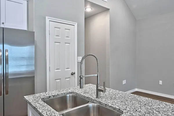 $1,350 | 11911 Nelwood Street, Willis, TX 77318