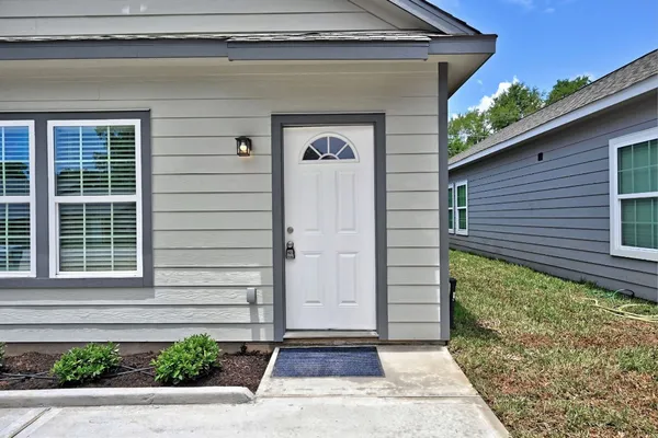 $1,395 | 11911 Nelwood Street, Willis, TX 77318