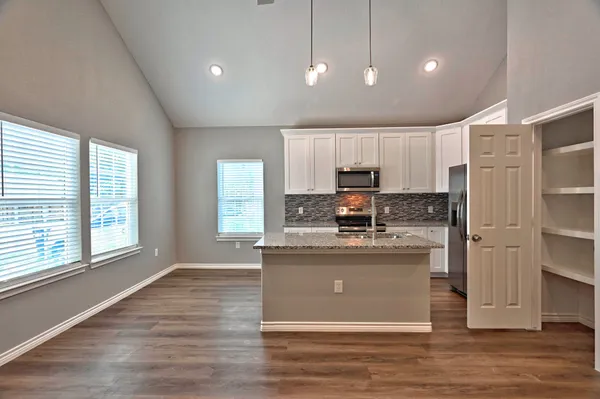 $1,395 | 11911 Nelwood Street, Willis, TX 77318