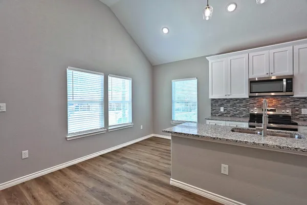 $1,395 | 11911 Nelwood Street, Willis, TX 77318