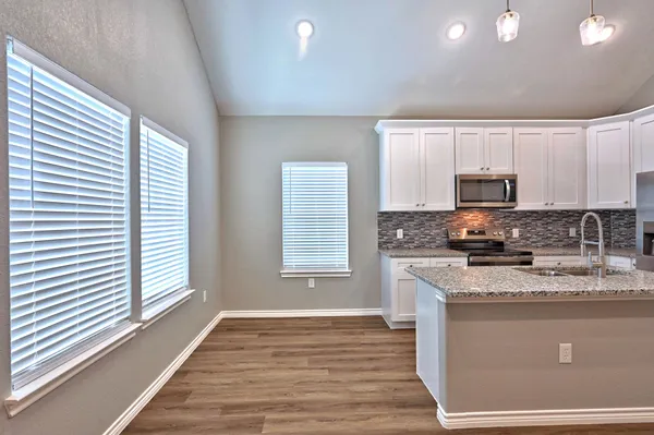 $1,395 | 11911 Nelwood Street, Willis, TX 77318