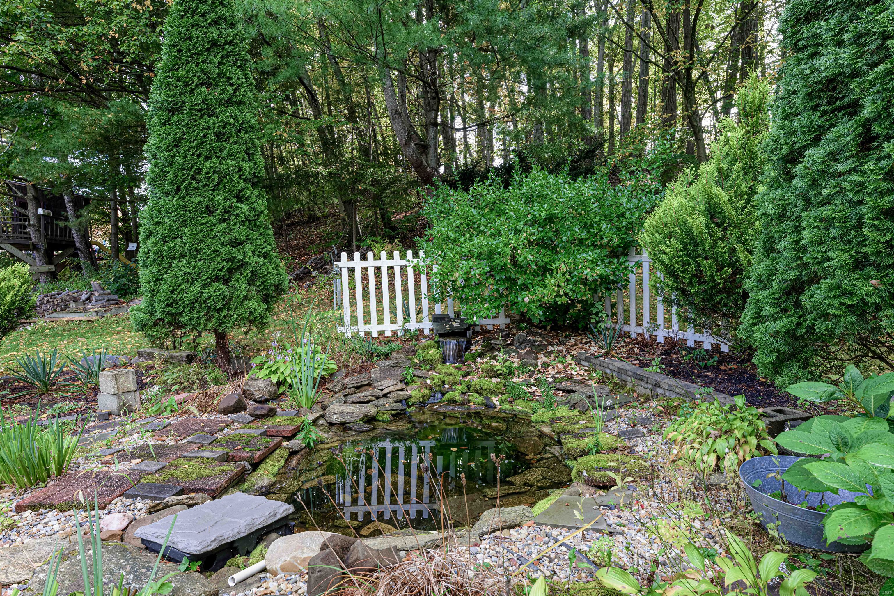 201 Rimmon Road North Haven, CT 06473 - Photo 7 of 40 a view of yard with green space