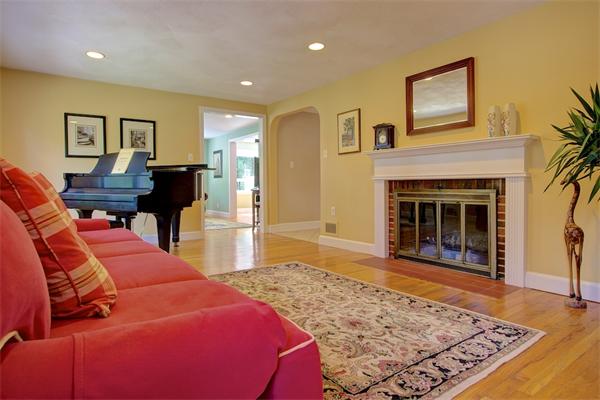 84 Woodside Road Winchester, MA 01890 - Photo 6 of 19 Gallery Image 6