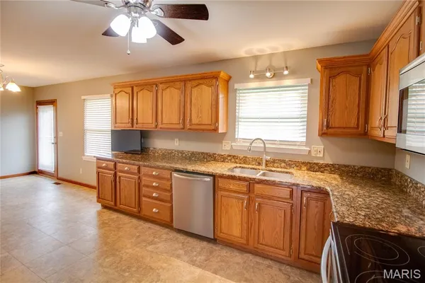 $315,000 | 1409 Elmwood Drive, Alton, IL 62002