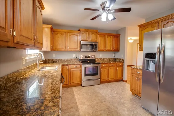 $315,000 | 1409 Elmwood Drive, Alton, IL 62002
