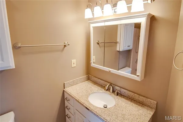 $315,000 | 1409 Elmwood Drive, Alton, IL 62002
