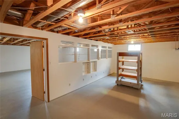 $315,000 | 1409 Elmwood Drive, Alton, IL 62002