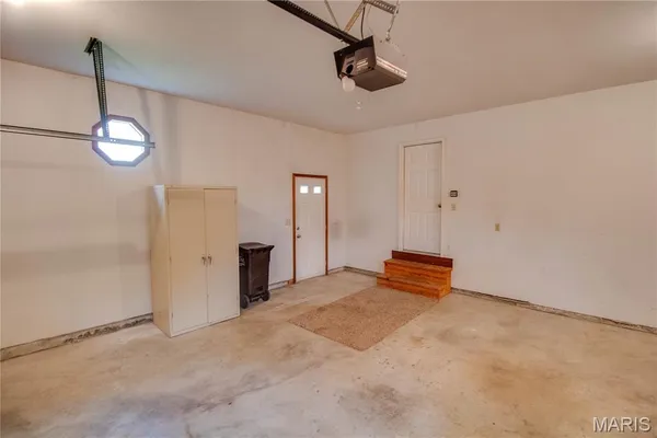 $315,000 | 1409 Elmwood Drive, Alton, IL 62002