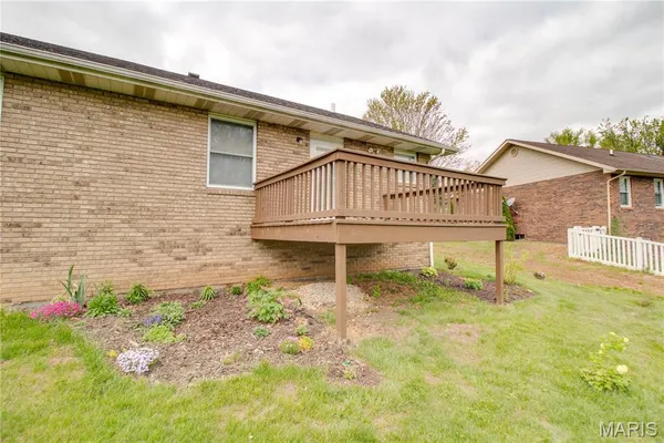 $315,000 | 1409 Elmwood Drive, Alton, IL 62002