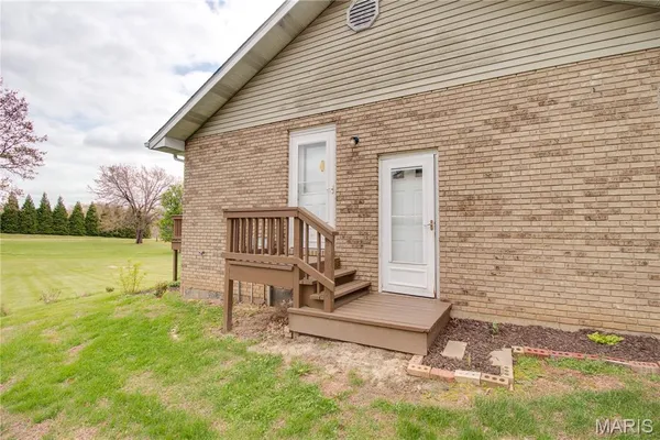 $315,000 | 1409 Elmwood Drive, Alton, IL 62002