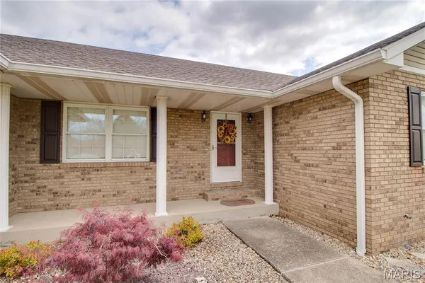 $315,000 | 1409 Elmwood Drive, Alton, IL 62002