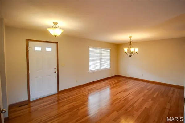 $315,000 | 1409 Elmwood Drive, Alton, IL 62002