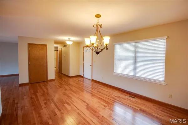 $315,000 | 1409 Elmwood Drive, Alton, IL 62002