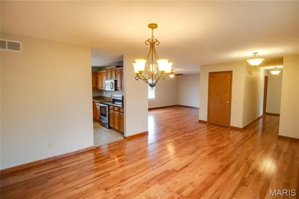 $315,000 | 1409 Elmwood Drive, Alton, IL 62002