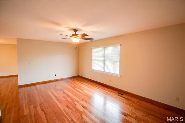 $315,000 | 1409 Elmwood Drive, Alton, IL 62002