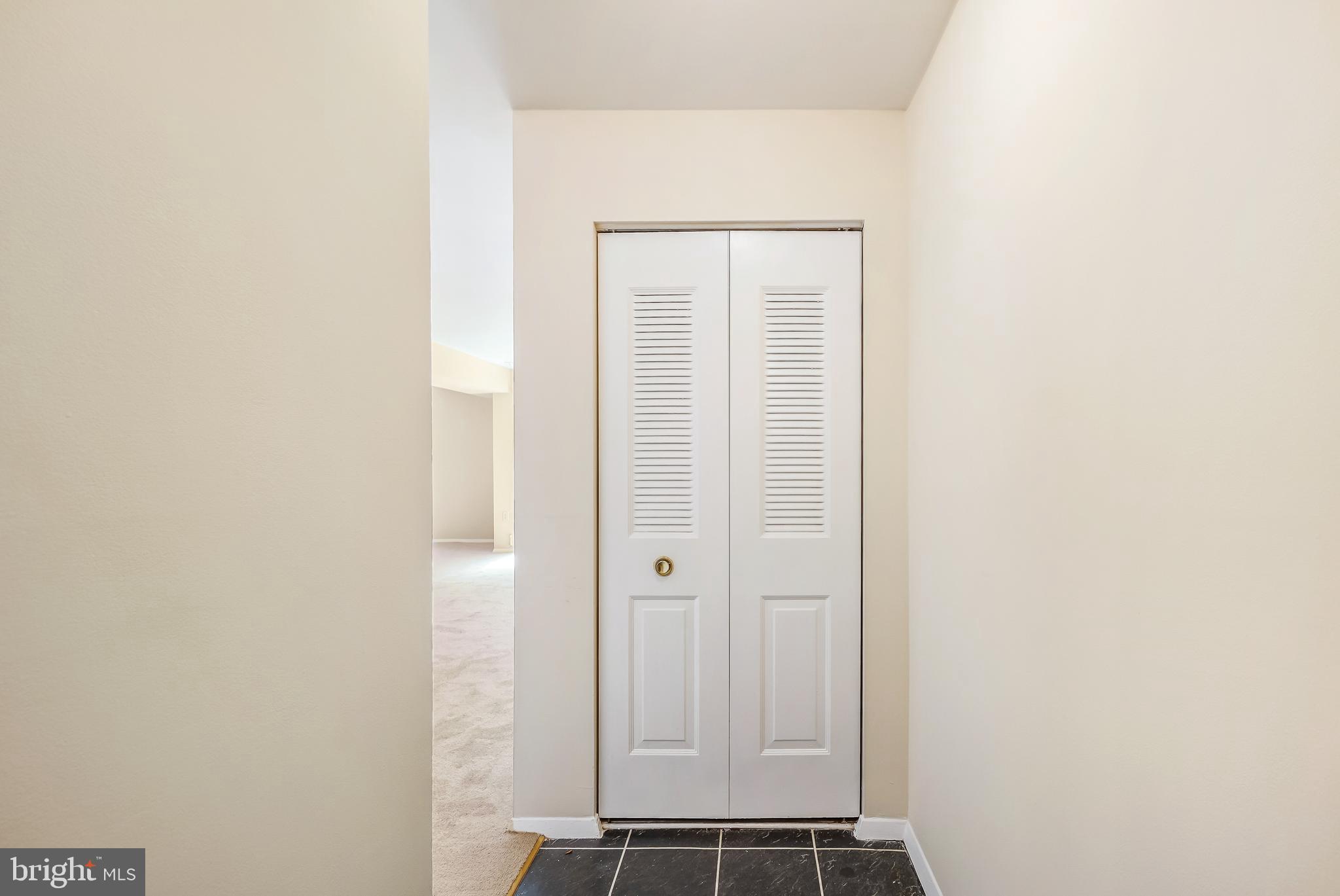 18610 Walkers Choice Road, Unit 18610 Gaithersburg, MD 20886 - Photo 3 of 30 a view of a bathroom with sink