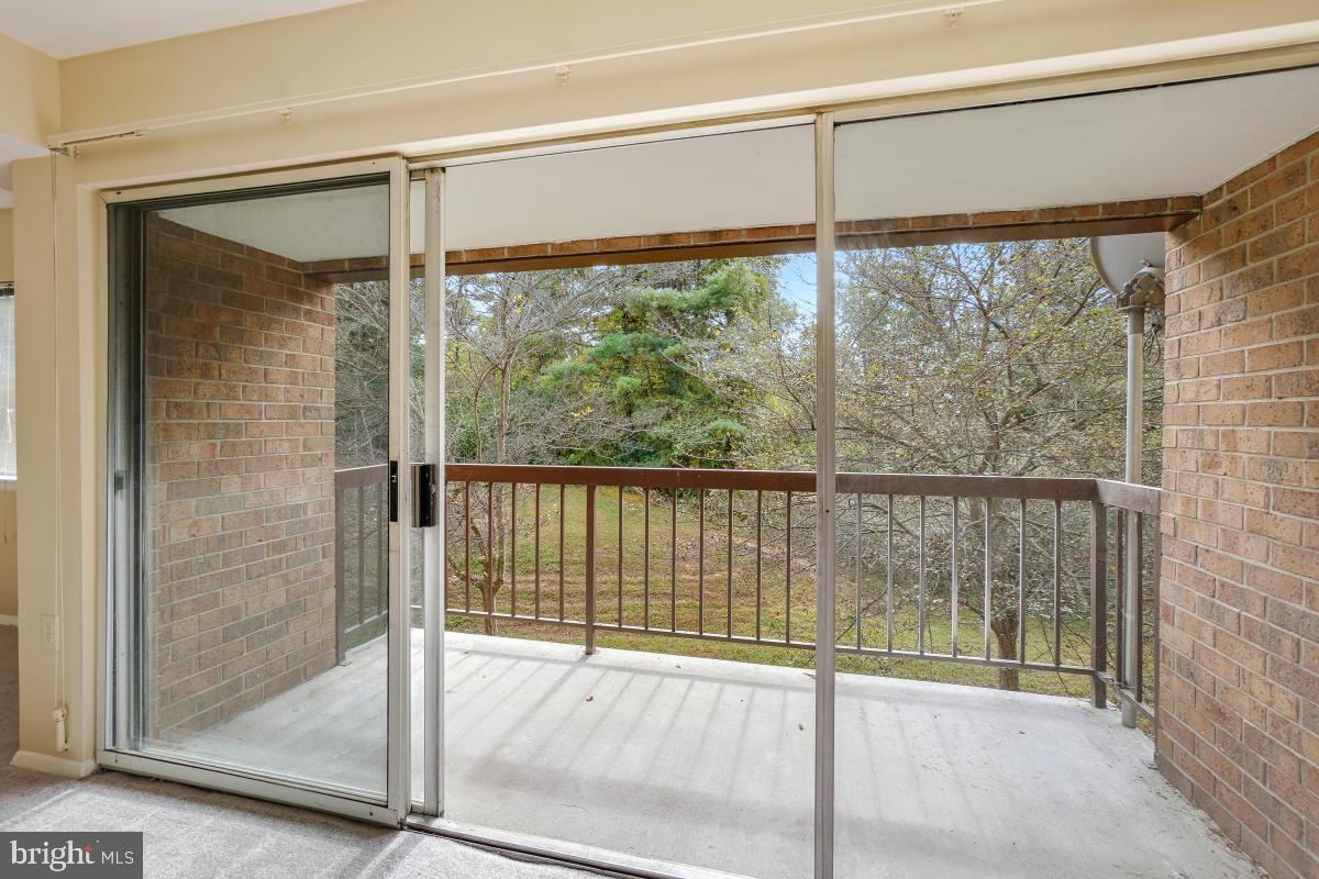 18610 Walkers Choice Road, Unit 18610 Gaithersburg, MD 20886 - Photo 8 of 30 a view of a room with window