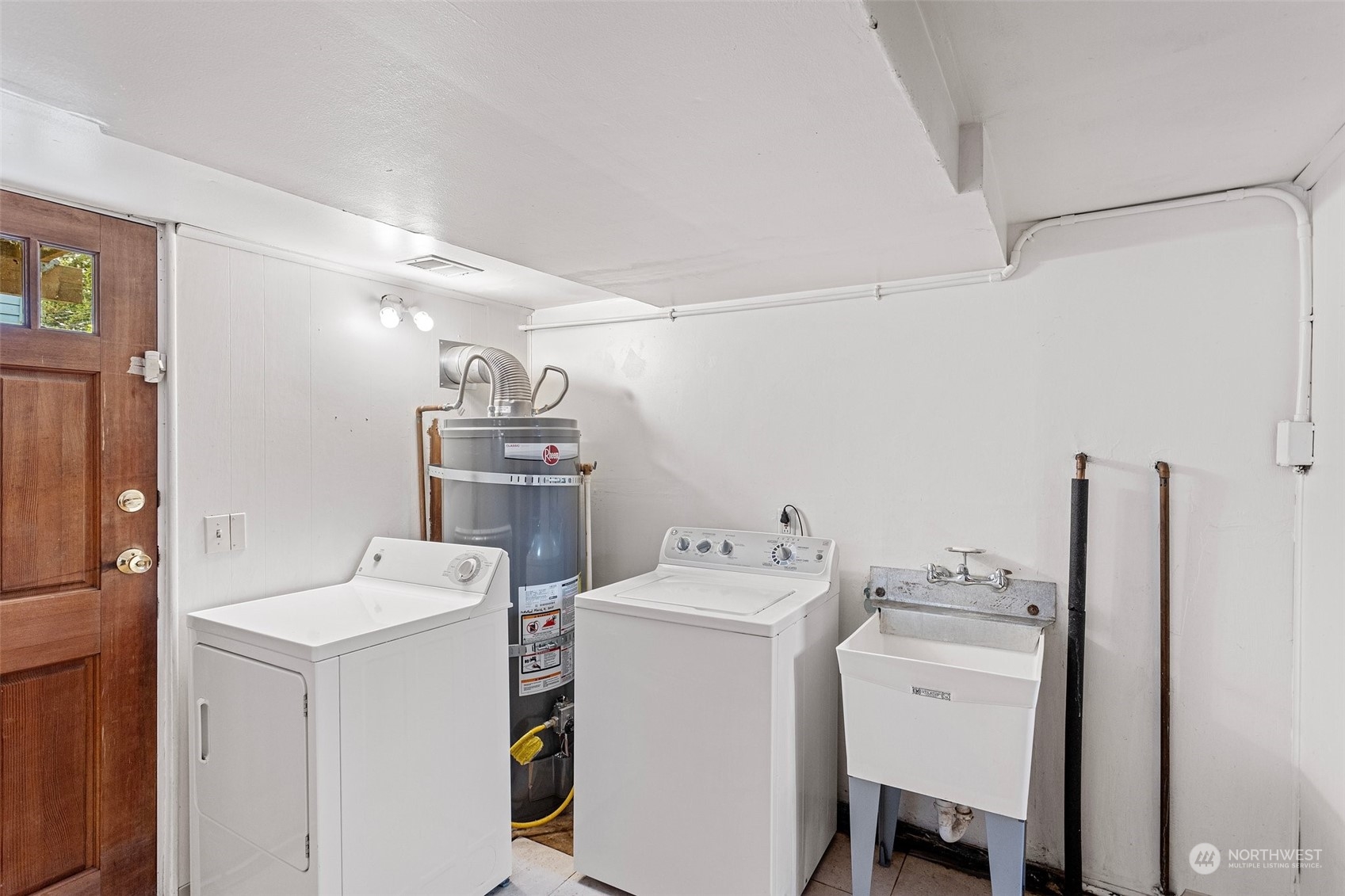 331 North 200th Street Shoreline, WA 98133 - Photo 20 of 28 a utility room with dryer and washer