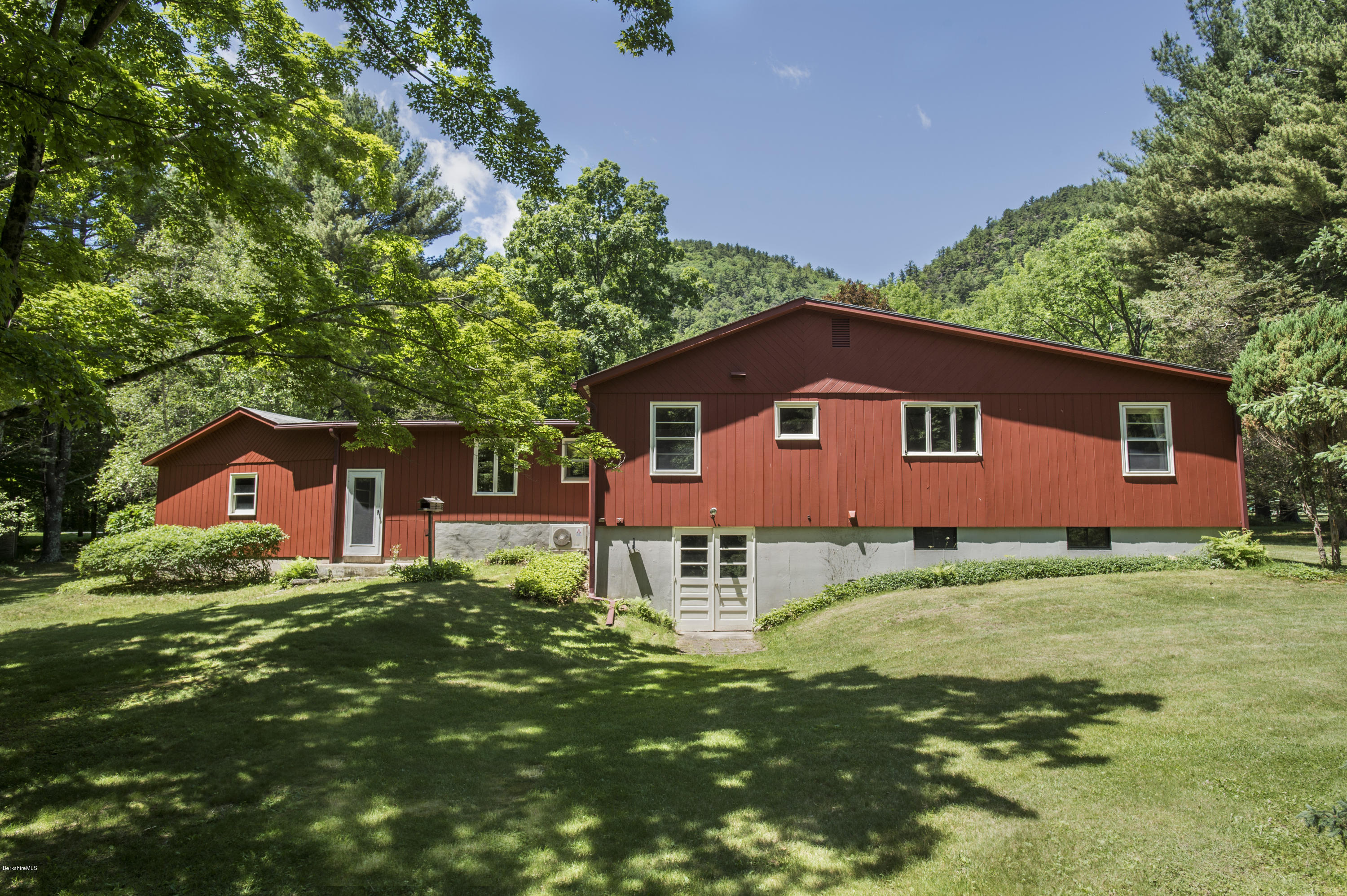 529 South Undermountain Road Sheffield, MA 01257 - Photo 3 of 23 _DSC9806exteriorrear
