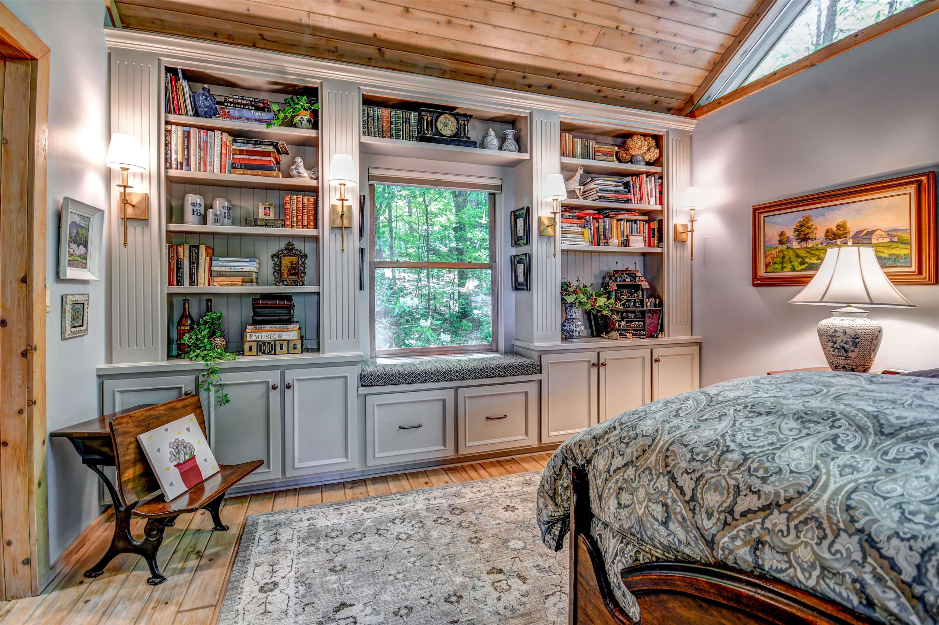16895 Legacy Road Traverse City, MI 49686 - Photo 12 of 47 1901331-11.JPG