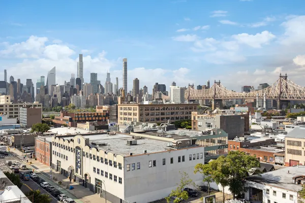 $1,250,000 | 11-52 44th Drive, Unit 7F | Long Island City