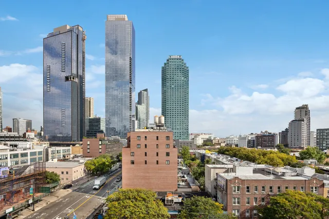 $1,250,000 | 11-52 44th Drive, Unit 7F | Long Island City