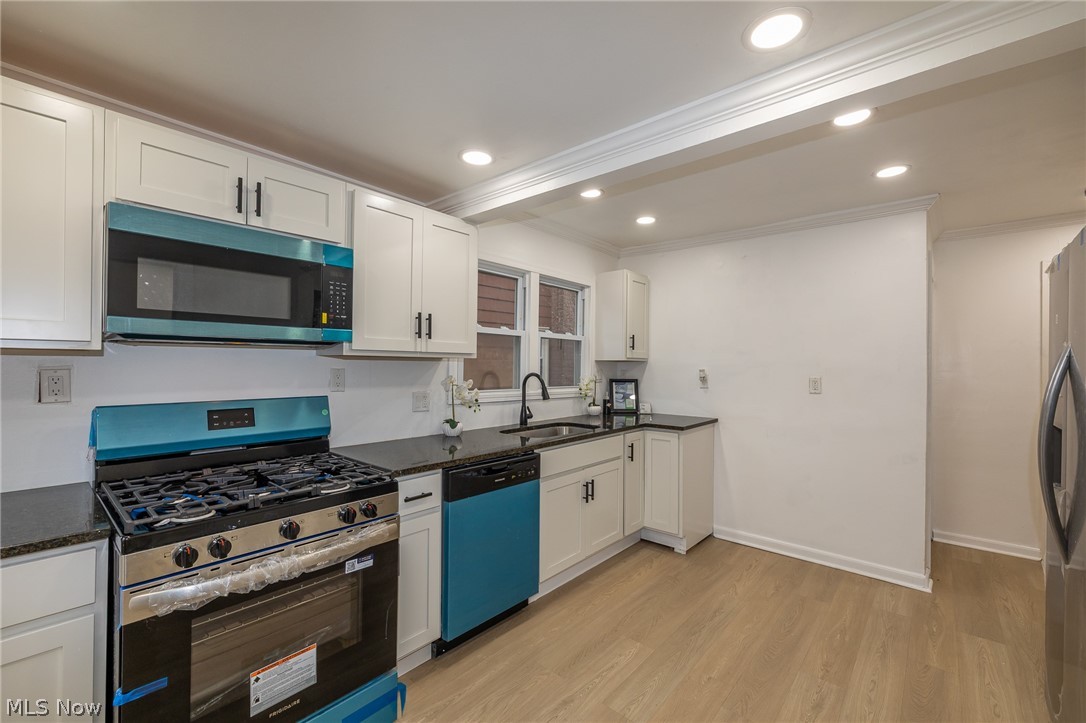 939 Vineshire Road Cleveland Heights, OH 44121 - Photo 17 of 48 Gallery Image 17