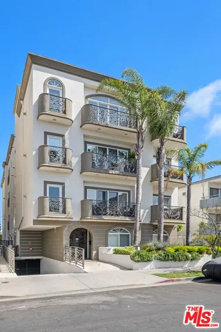 $6,500 | 11840 Dorothy Street, Unit 202, Los Angeles, CA 90049