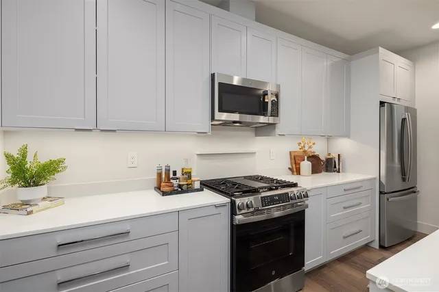 $1,149,950 | 639 18th Avenue West, Kirkland, WA 98033