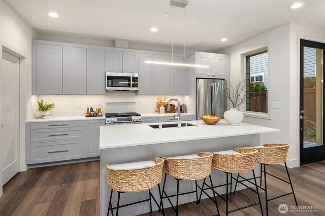 $1,149,950 | 639 18th Avenue West, Kirkland, WA 98033