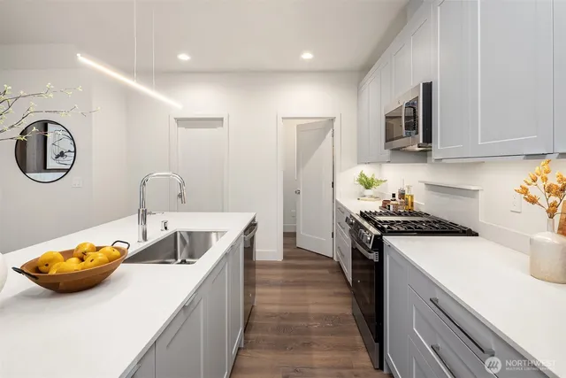 $1,149,950 | 639 18th Avenue West, Kirkland, WA 98033