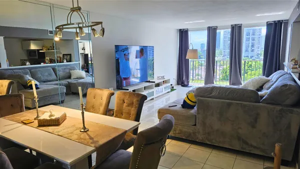 $2,250 | 400 Leslie Drive, Unit 807, Hallandale Beach, FL 33009