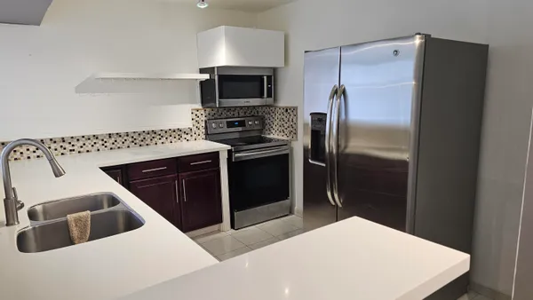 $2,250 | 400 Leslie Drive, Unit 807, Hallandale Beach, FL 33009